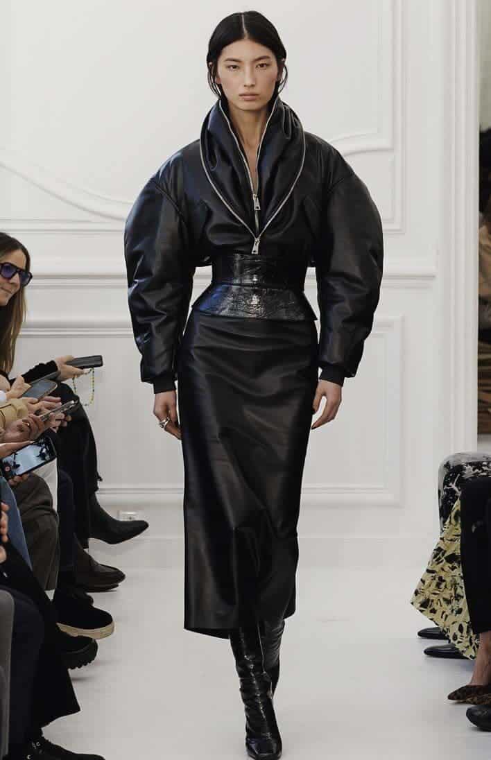 Ten Looks: GIVENCHY BY SARAH BURTON FW25 - 10 Magazine USA